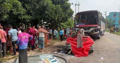 7 killed as bus collides head-on with CNG-run auto-rickshaw in Mymensingh